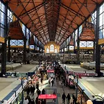 Experience Funky Stylish Home In The Heart Of Budapest Downtown
