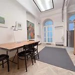 Experience Funky Stylish Home In The Heart Of Budapest Downtown