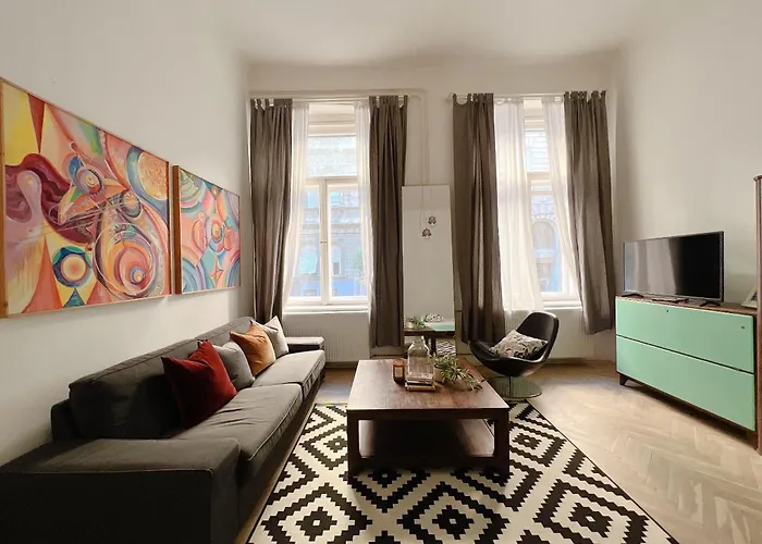 Experience Funky Stylish Home In The Heart Of Budapest Downtown