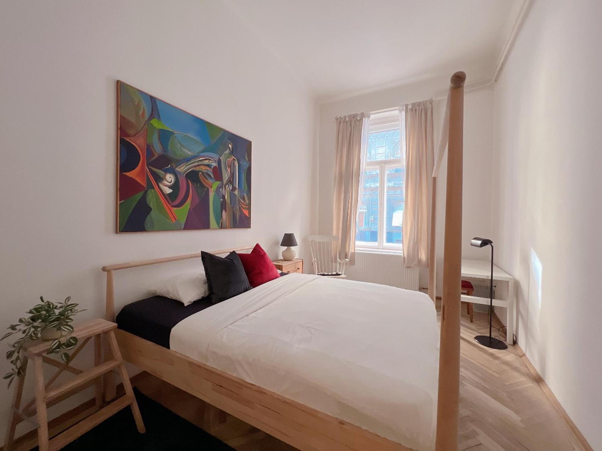 Experience Funky Stylish In The Heart Of Downtown Apartment *